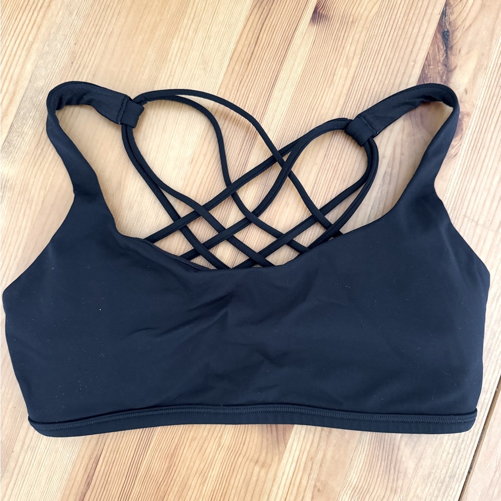 Lululemon Free To Be Wild bra size 6